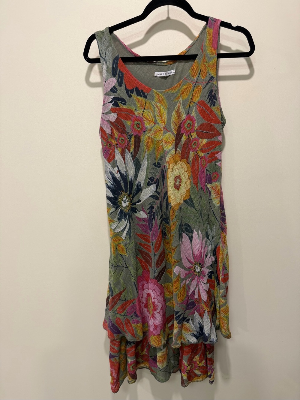 Tempo Paris Women’s Olive Sleeveless Floral Dress  – Like New – Size S